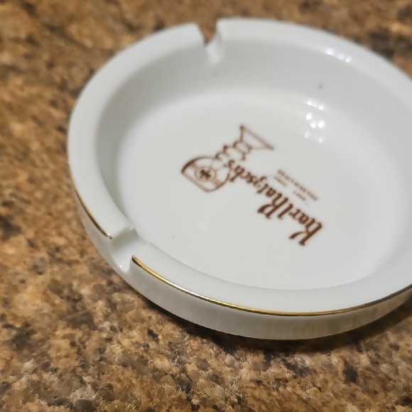 Karl Ratzsch's White Ceramic Ashtray - Picture 6 of 8